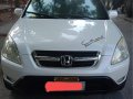 Selling White Honda CR-V 2004 in Makati-0