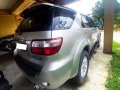 Selling Pearl White Toyota Fortuner 2009 in Manila-1