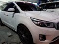 White Kia Carnival 2016 for sale in Automatic-7