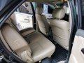 2012 Toyota Fortuner 2.7G Gas A/T-7