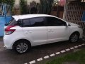 Selling White Toyota Yaris 2017-8