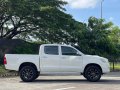 Selling White Toyota Hilux 2014 in Las Piñas-5