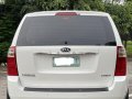 White Kia Carnival 2010 for sale in Las Piñas-6