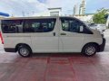Selling White Toyota Hiace Commuter 2020 in Manila-6
