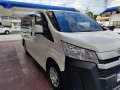 Selling White Toyota Hiace Commuter 2020 in Manila-7