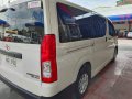Selling White Toyota Hiace Commuter 2020 in Manila-5