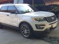 Pearl White Ford Explorer 2016 for sale in Automatic-1