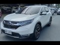 Selling White Honda CR-V 2018 in Quezon -4