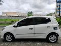 Selling White Toyota Wigo 2017 in Quezon-6
