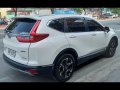 Selling White Honda CR-V 2018 in Quezon -5