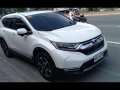Selling White Honda CR-V 2018 in Quezon -6