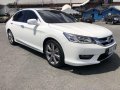 Pearl White Honda Accord 2015 for sale in Automatic-9