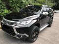 Selling Black Mitsubishi Outlander 2017 in Quezon City-5