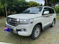 Sell Pearl White 2016 Toyota Land Cruiser in Quezon City-2