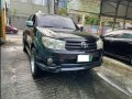 Selling Black Toyota Fortuner 2009 in Makati-2