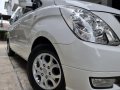 Selling White Hyundai Starex 2013 in Quezon-7
