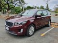 Red Kia Carnival 2017 for sale in Automatic-3