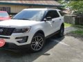 Selling Pearl White Ford Explorer 2017 in Magalang-8