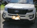 Selling Pearl White Ford Explorer 2017 in Magalang-9