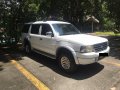 Pre-owned Ford Everest 2005 White AT Diesel for sale-1