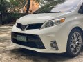 Selling White Toyota Sienna 2013 in Malabon-8