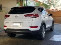 Selling Pearl White Hyundai Tucson 2016 in Silang-5