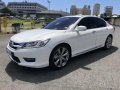 Selling Pearl White Honda Accord 2015 in Pasig-9