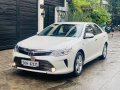 Pearl White Toyota Camry 2016 for sale in Automatic-9
