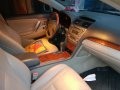 Selling White Toyota Camry 2009 in Quezon City-3