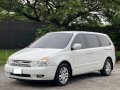 Sell White 2011 Kia Carnival in Las Piñas-5