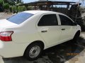 Selling White 2013 Toyota Vios Sedan affordable price-3