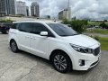 Selling Pearl White Kia Carnival 2018 in Pasig-9