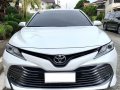 Pearl White Toyota Camry 2020 for sale in Automatic-8