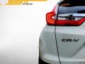Selling White Honda CR-V 2018 in Quezon-9