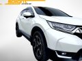 Selling White Honda CR-V 2018 in Quezon-5