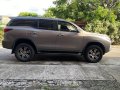 Selling Silver Toyota Fortuner 2016 in Las Piñas-6