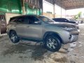 Selling Silver Toyota Fortuner 2016 in Las Piñas-6