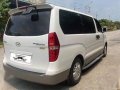Selling White Hyundai Starex 2020 in Quezon City-3