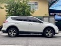 SellingWhite Toyota Rav4 2017 in Makati-3