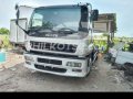 2006 Isuzu trucktor head 6w-1