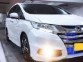 Selling White Honda Odyssey 2015 in Makati-6