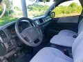 Selling White Toyota Hiace 2017-2