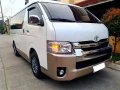 Selling White Toyota Hiace 2017-6