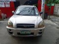 Second hand First Owned 2009 Hyundai Tucson 2.0 GL 4x2 MT for sale in good condition-0