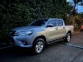 Selling Silver Toyota Hilux 2017 in Pateros-6