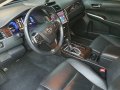 Selling White Toyota Camry 2017 in Manila-8