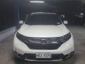 Selling White Honda CR-V 2018 in Mandaluyong-8