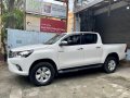 Selling White Toyota Hilux 2019 in Pasig-1