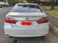 Selling White Toyota Camry 2017 in Manila-1