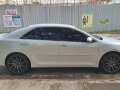 Selling White Toyota Camry 2017 in Manila-3